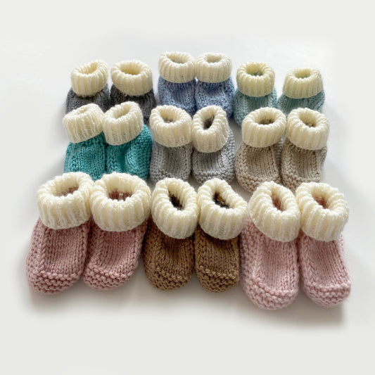 0-3M choice of plain knitted booties