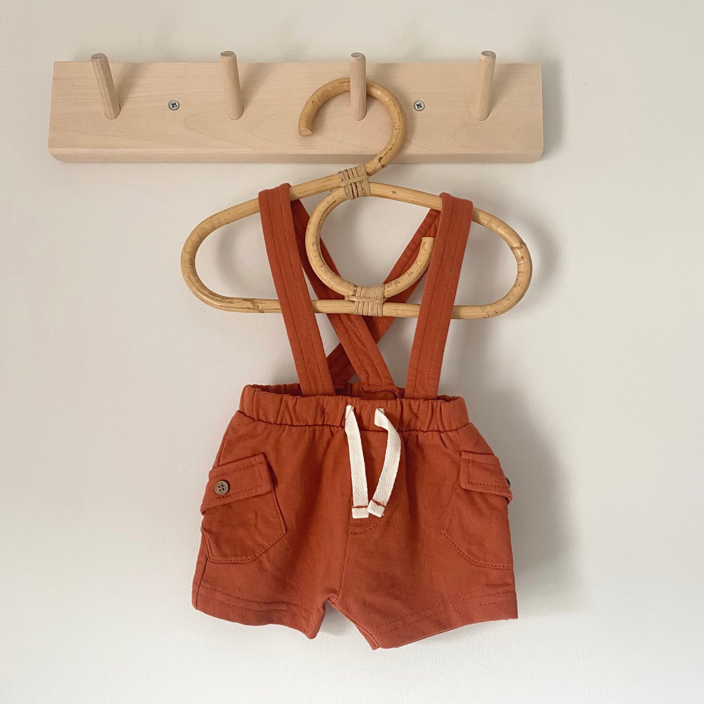 0-1M Nutmeg rust braced shorts