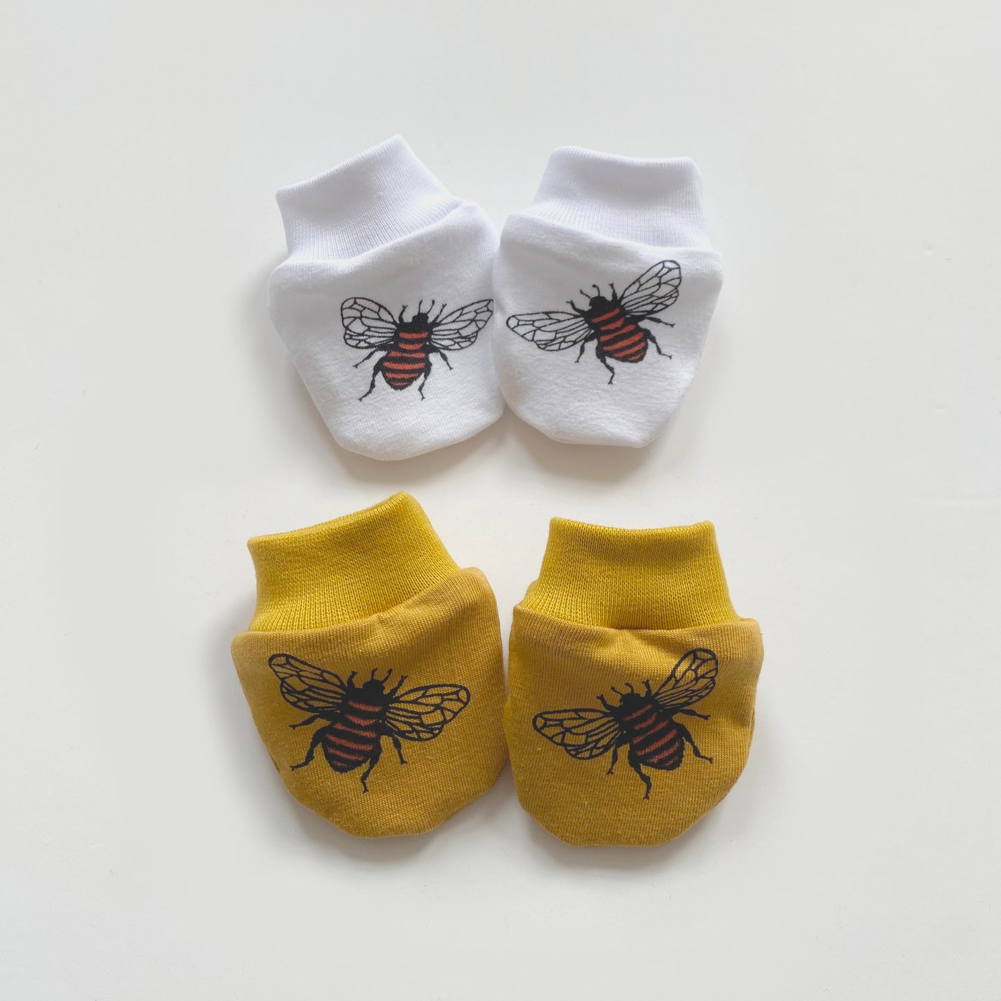 0-3M bee mittens