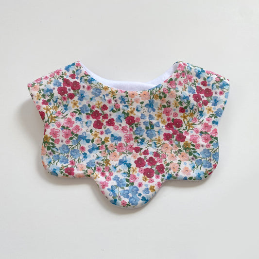 Primrose scallop bib