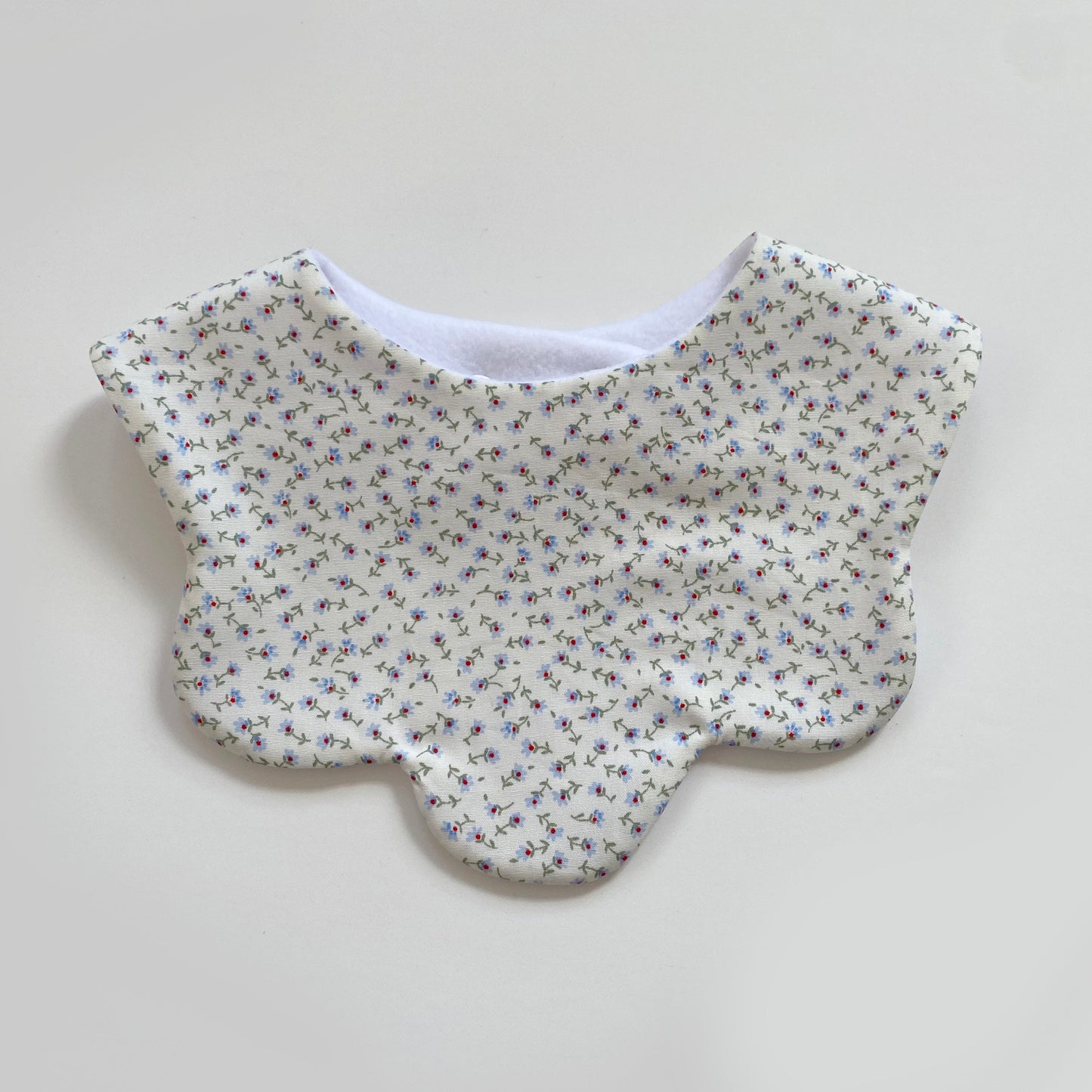 Forget me not scallop bib