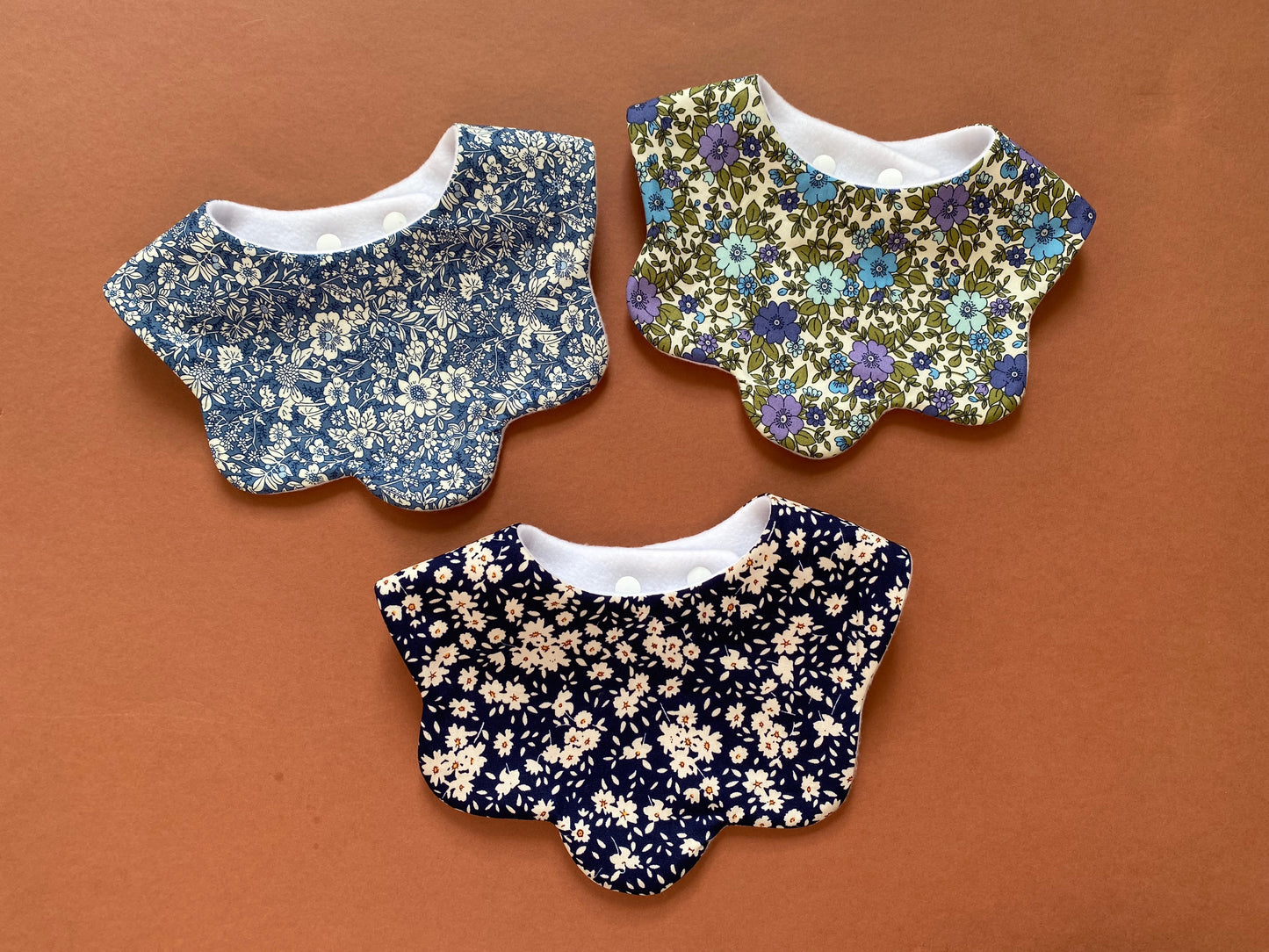 Choice of ditsy scallop bib