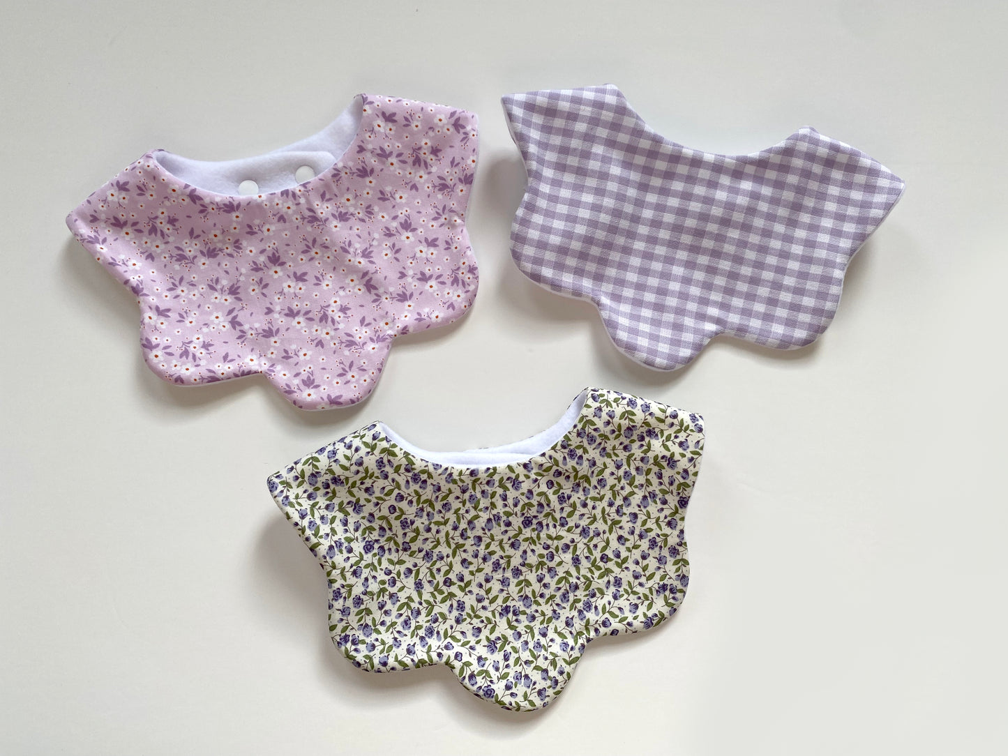 Choice of ditsy scallop bib