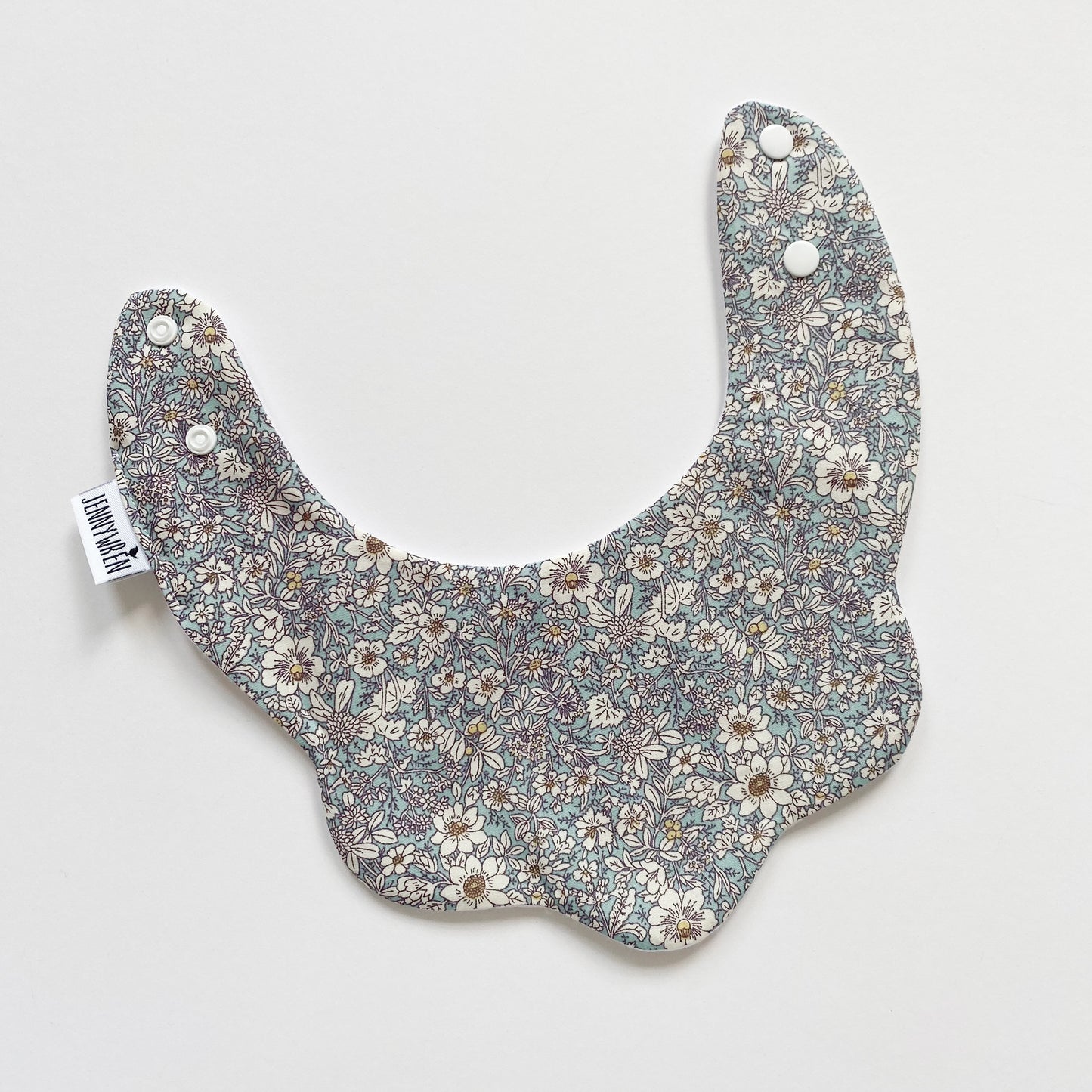 Freesia scallop bib