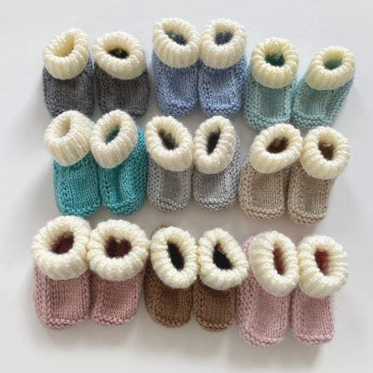 0-3M choice of plain knitted booties
