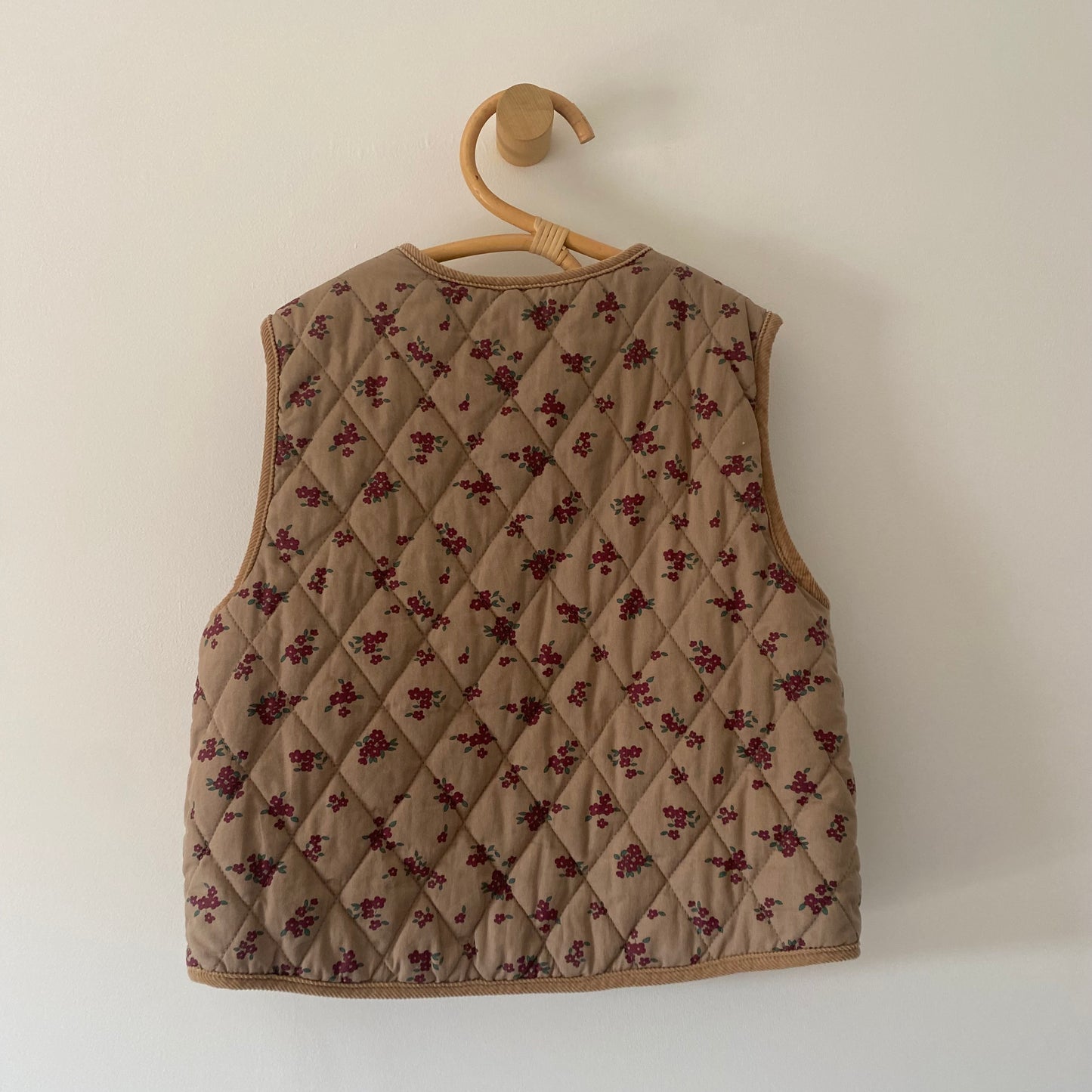 4-5Y Zara brown with red floral waistcoat fleece lined