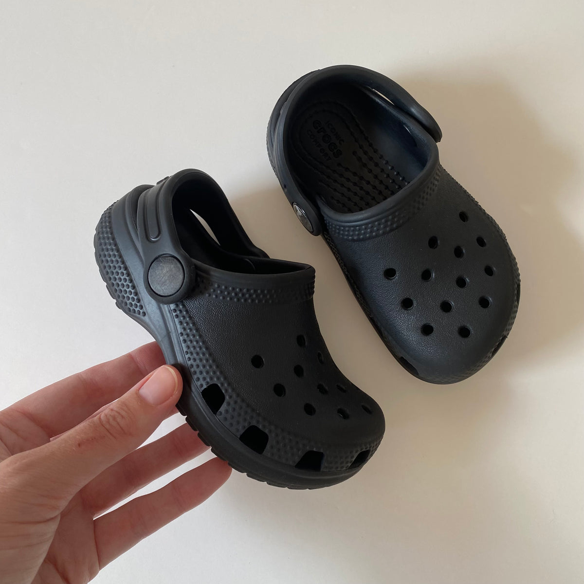 Crocs black classic UK size C7