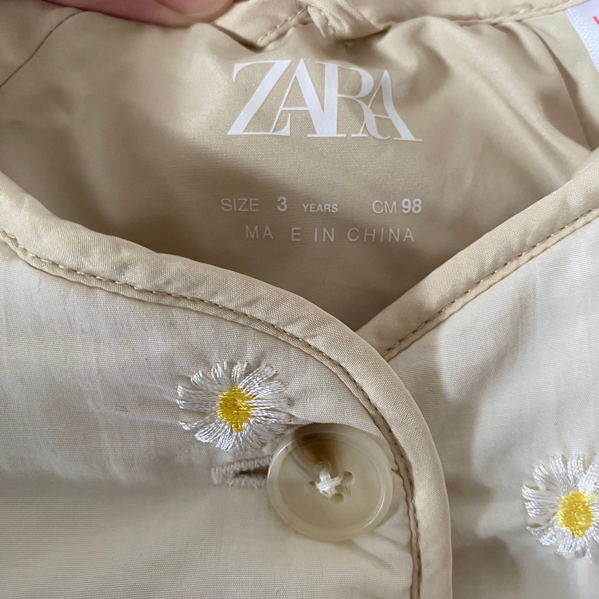 2-3Y Zara beige embroidered daisy quilted jacket