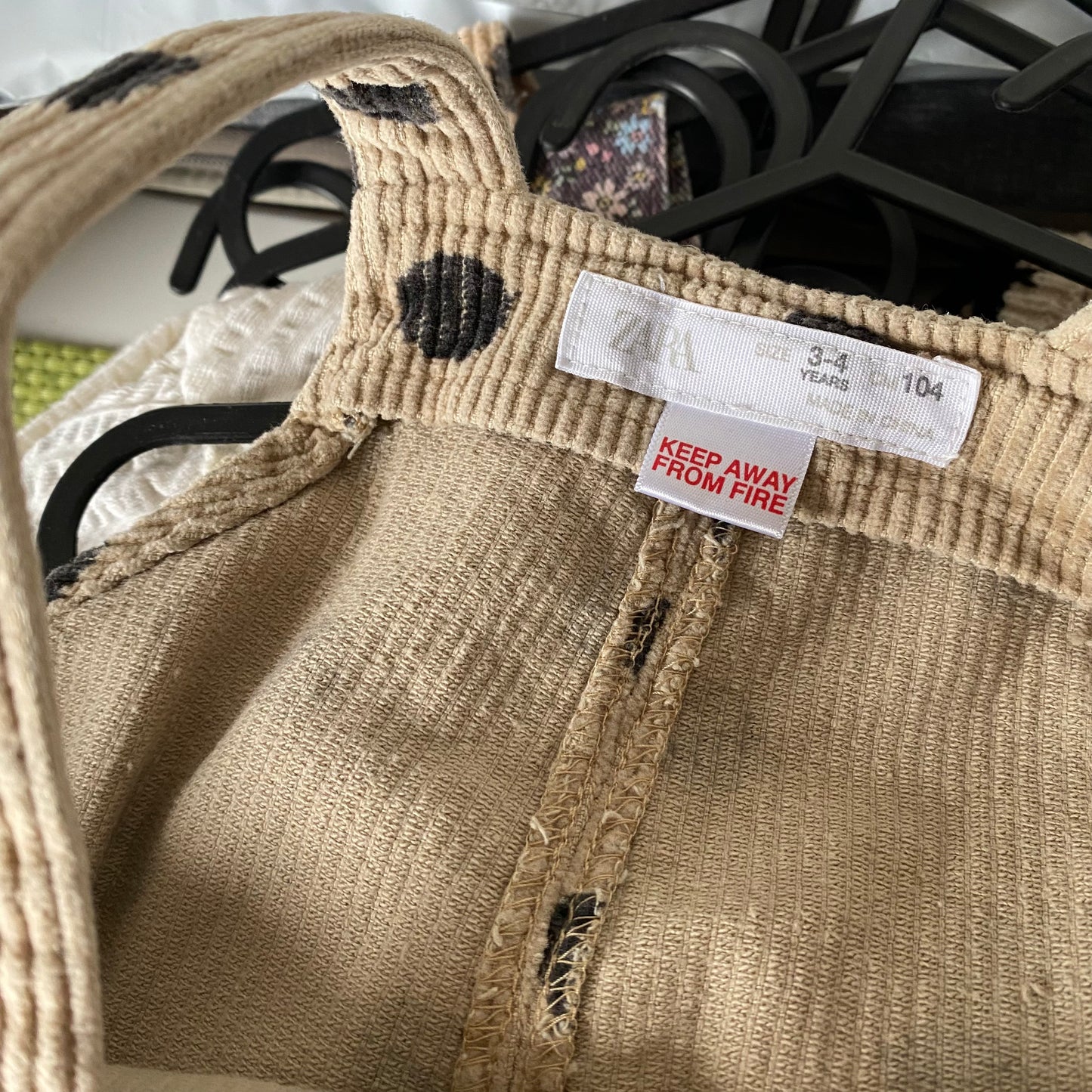 3-4Y Zara beige black corduroy polka dot dungarees