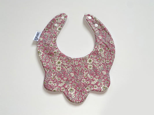 Dusky pink floral scallop bib