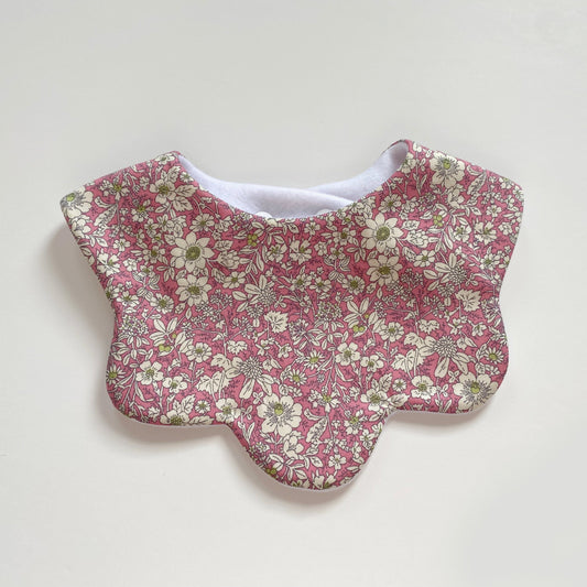 Dusky pink floral scallop bib