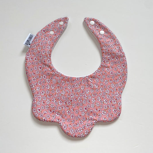 Mini pink daisies scallop bib