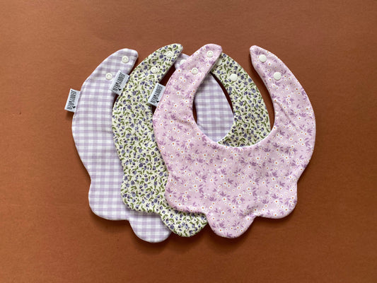 Choice of ditsy scallop bib