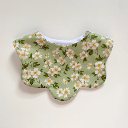 Mint green daisies scallop bib