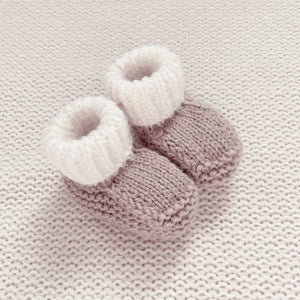 Knitted booties beige