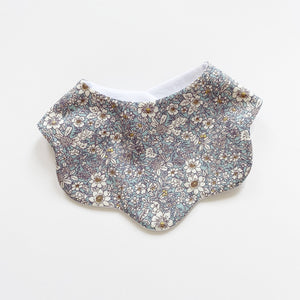 Freesia scallop bib
