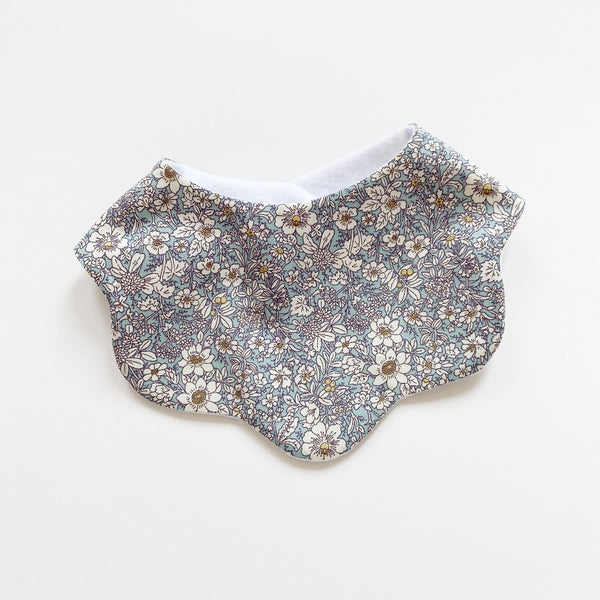 Freesia scallop bib