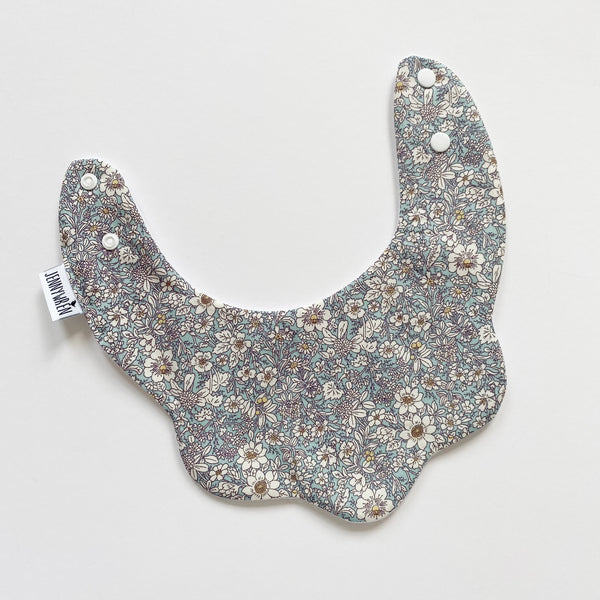 Freesia scallop bib