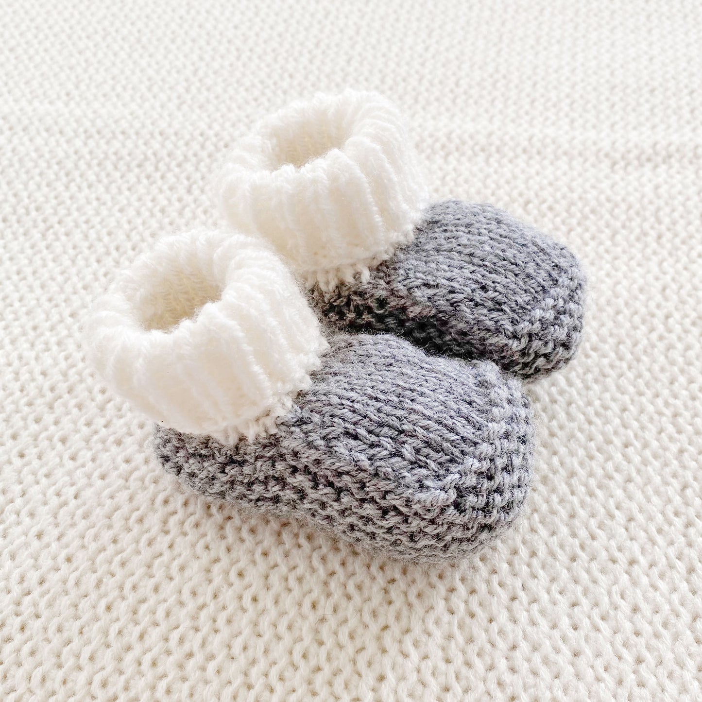 Knitted booties grey