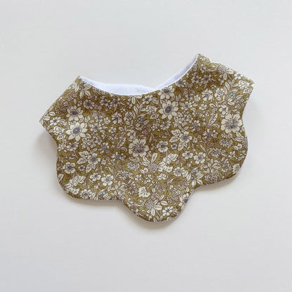 Dahlia scallop bib