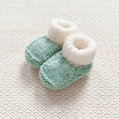 Knitted booties mint