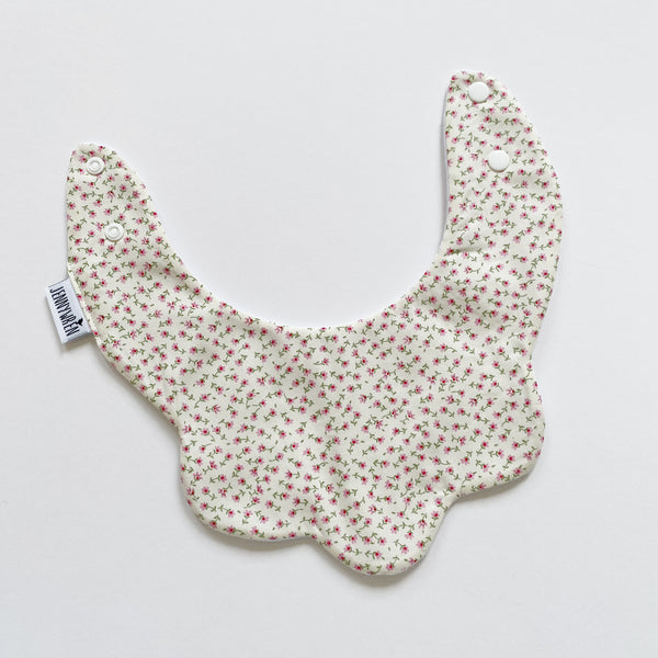 Blossom scallop bib