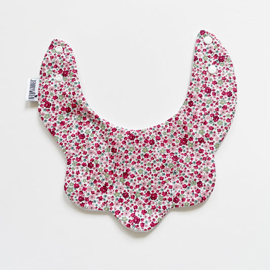 Flora scallop bib