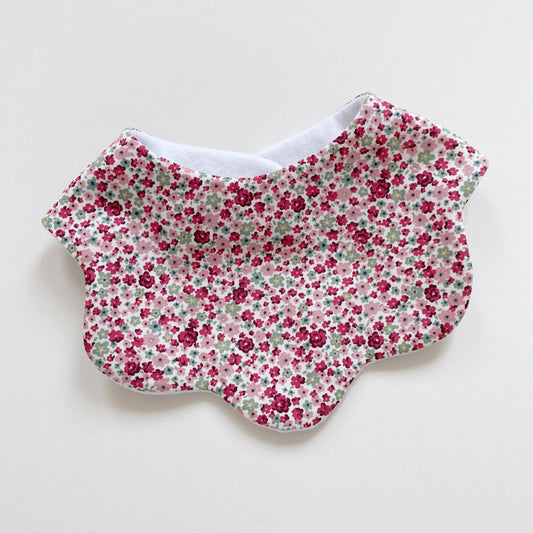 Flora scallop bib