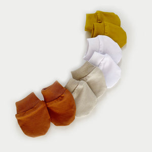 Plain colour mittens